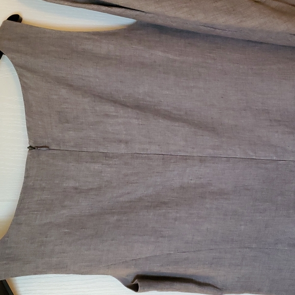 MaxMara sheath dress with matching 3/4 sleeve jacket, size 8 in soft grey. - Picture 4 of 5